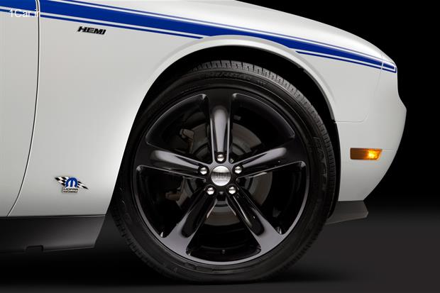 دوج Challenger 2014 بررسی دوج Challenger 2014